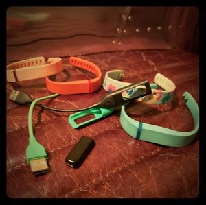 Fitbit set, normal size, works and fits great!